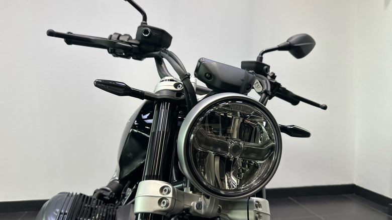 BMW R12 (24MY)